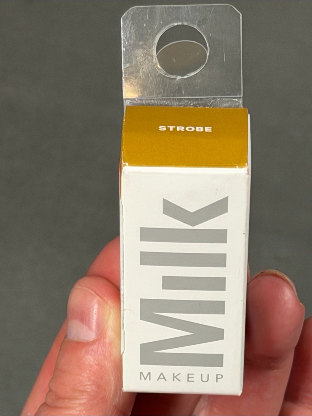 Milk Highlighter in color Strobe